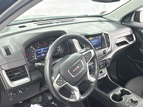 Used 2024 GMC Terrain SLT image 36