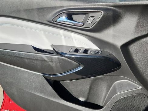 New 2026 Chevrolet Trax LT w/ Driver Confidence Package FWD image 6