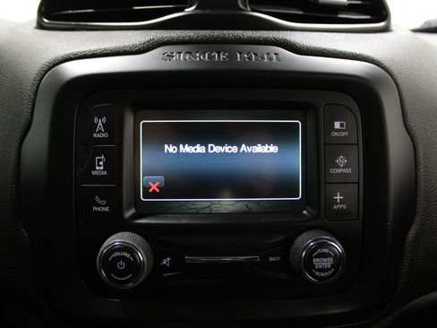 Used 2016 Jeep Renegade Latitude w/ Cold Weather Group image 15