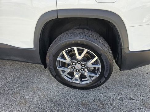 Used 2023 GMC Acadia SLT image 13
