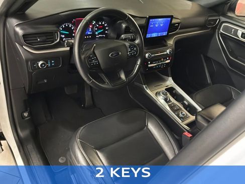 Used 2020 Ford Explorer XLT w/ Equipment Group 202A AWD/4WD image 17
