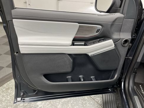 Certified 2025 Ford Expedition Platinum w/ Platinum Ultimate Package AWD/4WD image 11