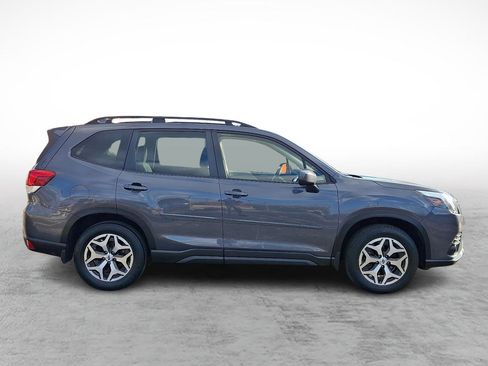 Used 2023 Subaru Forester Premium image 6