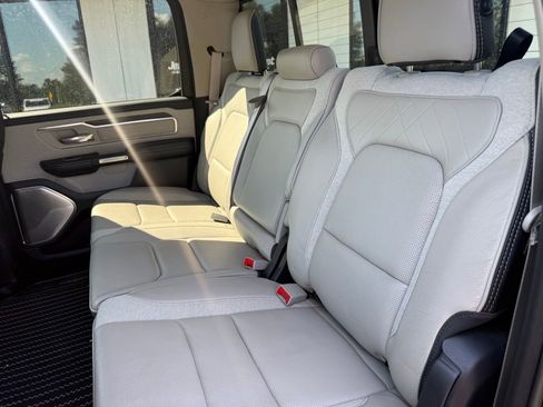 Used 2022 RAM 1500 Limited AWD/4WD image 4