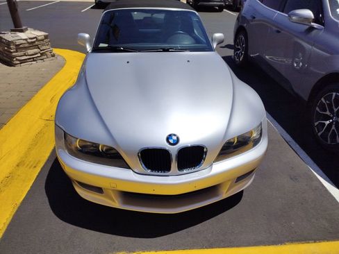 Used 2002 BMW Z3 2.5i RWD image 2