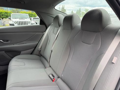 Used 2024 Hyundai Elantra SE FWD image 29
