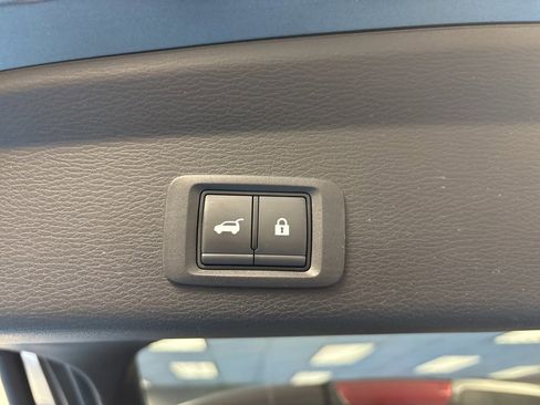 Used 2025 Mitsubishi Outlander SEL image 9