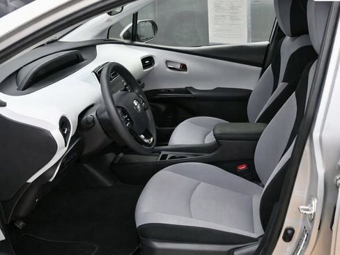 Used 2022 Toyota Prius LE FWD image 16