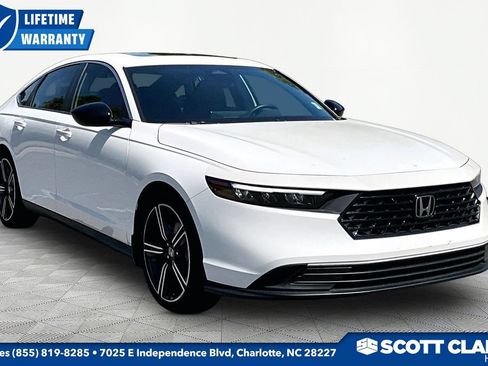 Used 2025 Honda Accord Sport image 1