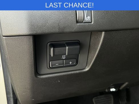 Used 2024 Chevrolet Colorado ZR2 w/ Technology Package AWD/4WD image 15