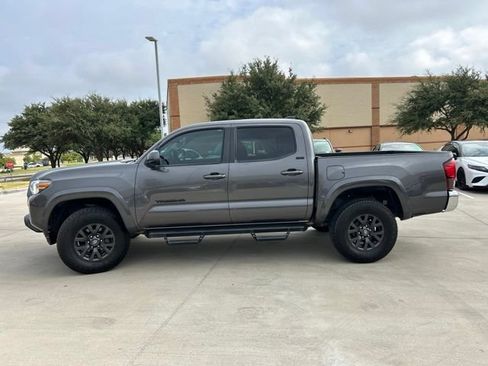 Used 2021 Toyota Tacoma SR5 RWD image 7