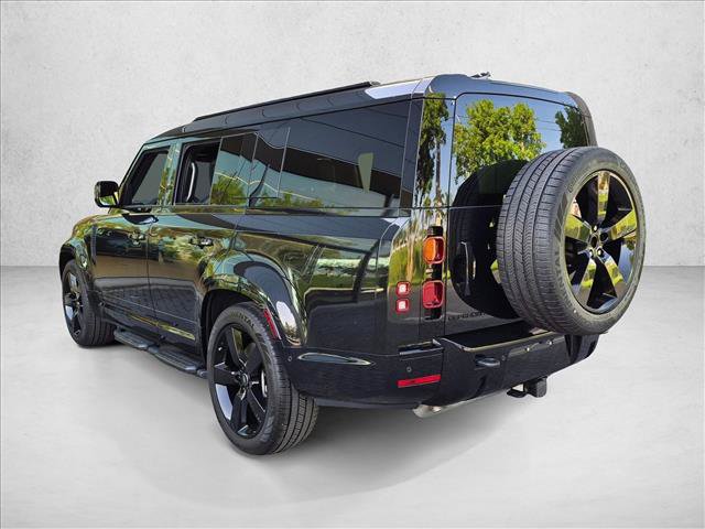 Used 2025 Land Rover Defender 130 X-Dynamic SE AWD/4WD image 8