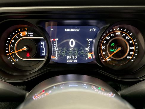 Used 2025 Jeep Wrangler Unlimited Sahara image 13