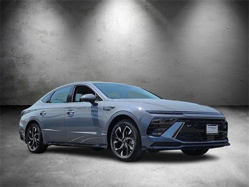New 2025 Hyundai Sonata SEL image 2