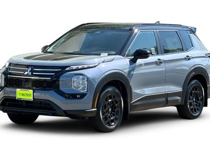 New 2025 Mitsubishi Outlander SE