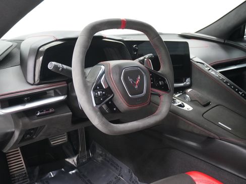 Used 2021 Chevrolet Corvette Stingray Premium Cpe w/ Z51 Performance Package image 12