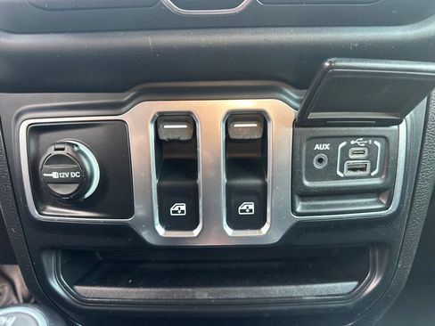 Used 2020 Jeep Wrangler Sport AWD/4WD image 21