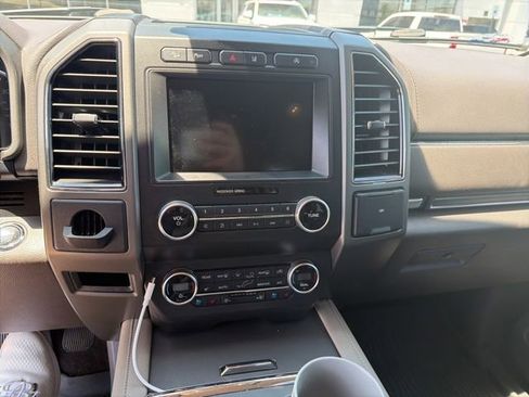 Used 2020 Ford Expedition Max XLT w/ Equipment Group 202A AWD/4WD image 8