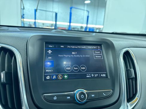 Used 2024 Chevrolet Equinox LS w/ Driver Confidence II Package image 25