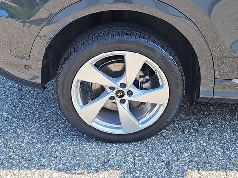 Certified 2025 Audi Q5 Premium Plus w/ Premium Plus AWD/4WD image 9