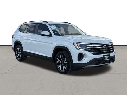 New 2026 Volkswagen Atlas SE image 3