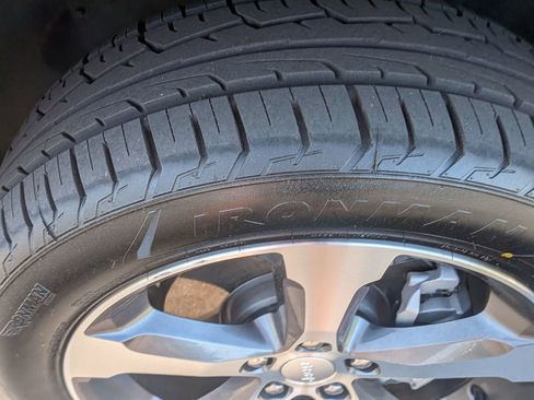 Used 2023 Jeep Grand Cherokee 4WD 4xe w/ Luxury Tech Group II image 13