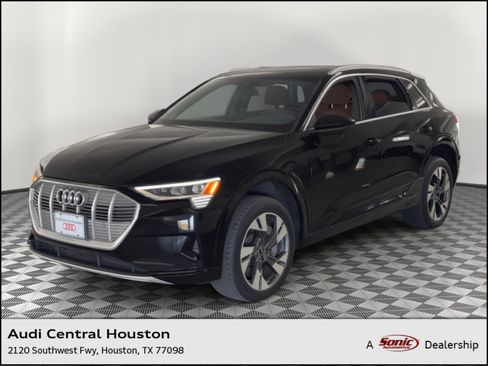 Used 2022 Audi e-tron Premium image 1