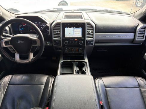 Used 2017 Ford F250 Lariat w/ Lariat Ultimate Package AWD/4WD image 23