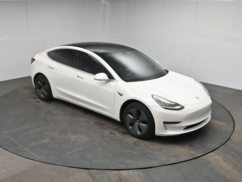 Used 2019 Tesla Model 3 Long Range image 52