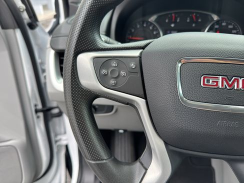 Used 2024 GMC Terrain SLE FWD image 26