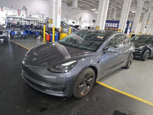 Used 2023 Tesla Model 3 Standard Range RWD image 1