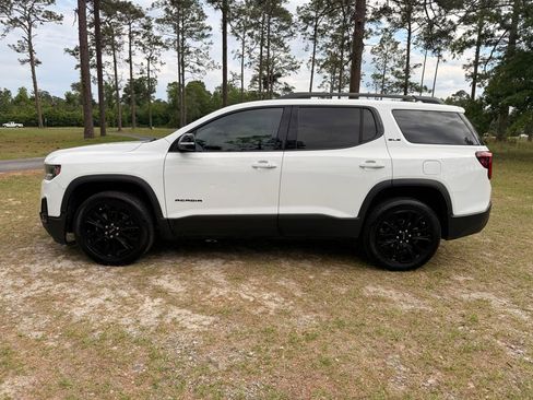 Used 2023 GMC Acadia SLE w/ Driver Convenience Package FWD image 2