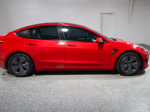 Used 2021 Tesla Model 3 Standard Range Plus image 6