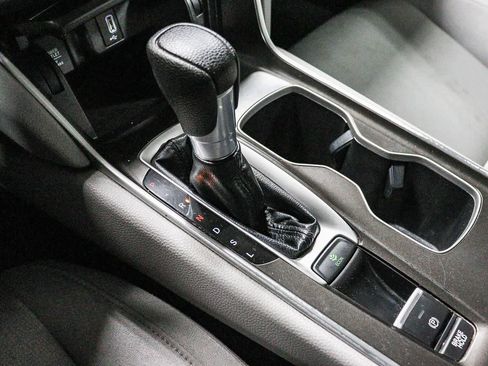 Used 2019 Honda Accord LX image 22