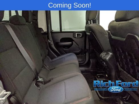Used 2021 Jeep Gladiator Rubicon w/ Cold Weather Group image 25