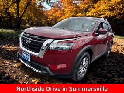 Used 2023 Nissan Pathfinder SL