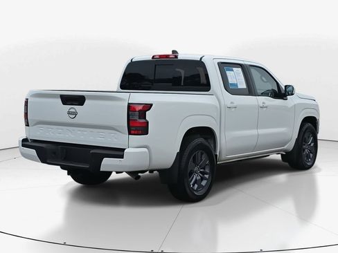 Used 2025 Nissan Frontier SV w/ SV Convenience Package image 5