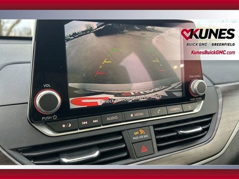 Used 2025 Nissan Altima 2.5 SV image 32