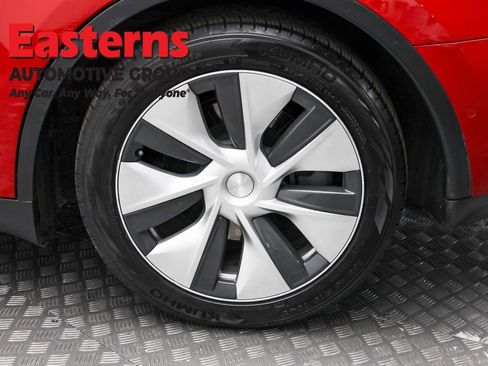 Used 2021 Tesla Model Y 2WD image 8