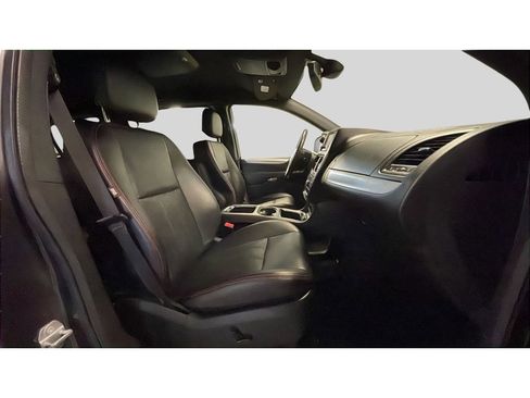 Used 2019 Dodge Grand Caravan GT image 20