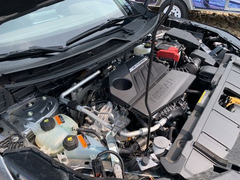 Used 2023 Nissan Rogue SV image 35