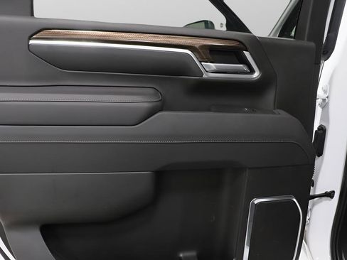 Used 2025 Chevrolet Silverado 2500 LT w/ Convenience Package image 23