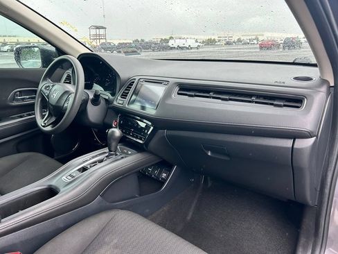 Used 2018 Honda HR-V EX image 8