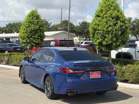 Used 2025 Toyota Camry XSE FWD image 5