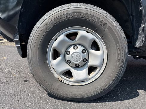 Used 2023 Toyota Tacoma SR image 17