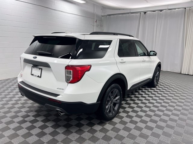 Used 2023 Ford Explorer XLT w/ Equipment Group 202A AWD/4WD image 5