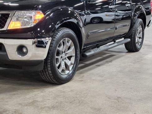 Used 2017 Nissan Frontier SL image 17