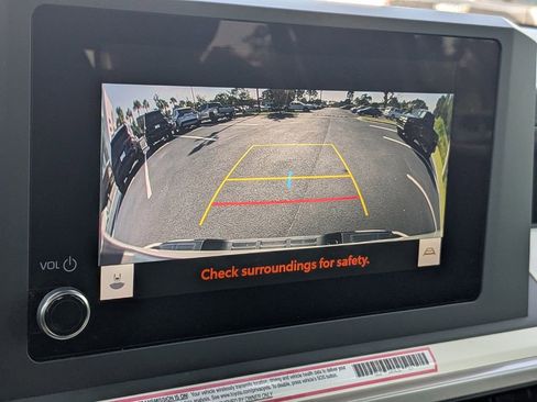 Used 2024 Toyota Tacoma TRD Sport image 19