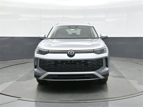 New 2026 Volkswagen Tiguan S image 2