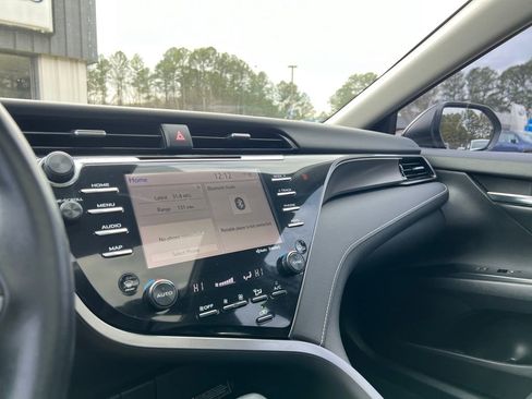 Used 2020 Toyota Camry XSE image 18